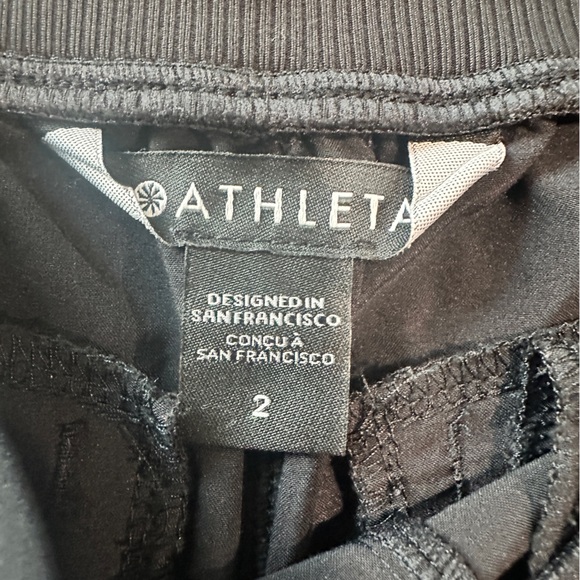 Athleta Shorts Size 2 Black Casual Travel Bermuda Walking - Picture 3 of 8